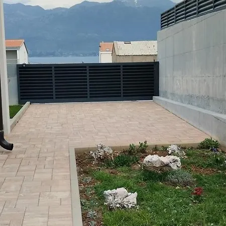 Apartment With Parking Space Razanac, Zadar - 25843